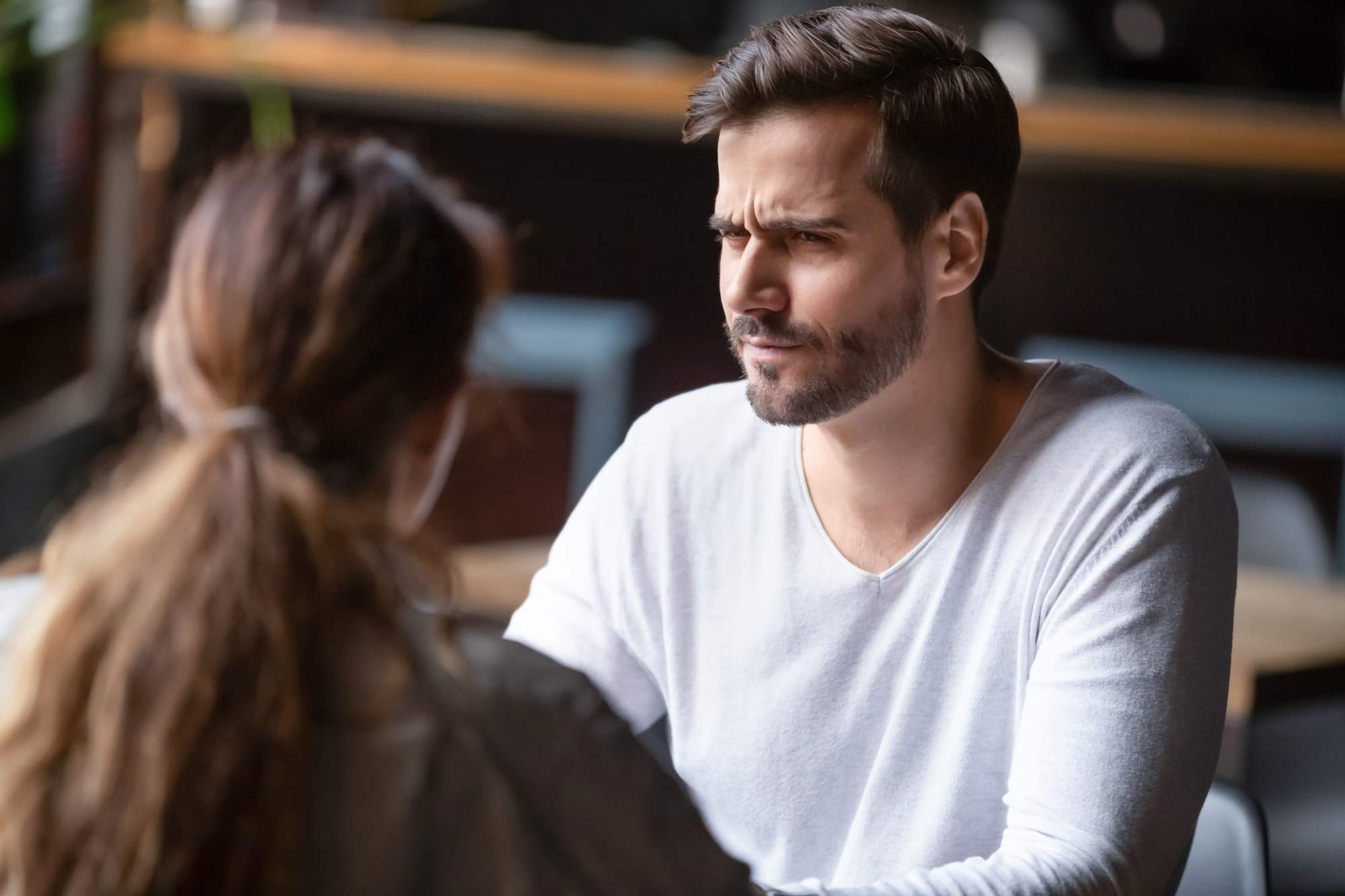 how-important-is-my-dates-marital-status Man looking quizzically at his date when he hears her marital status